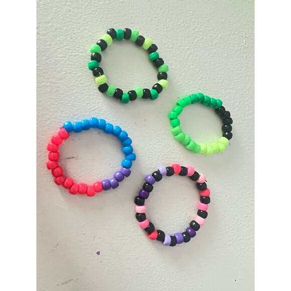 Set of 27 Elastic Beaded Bracelets - Picture 8 of 8